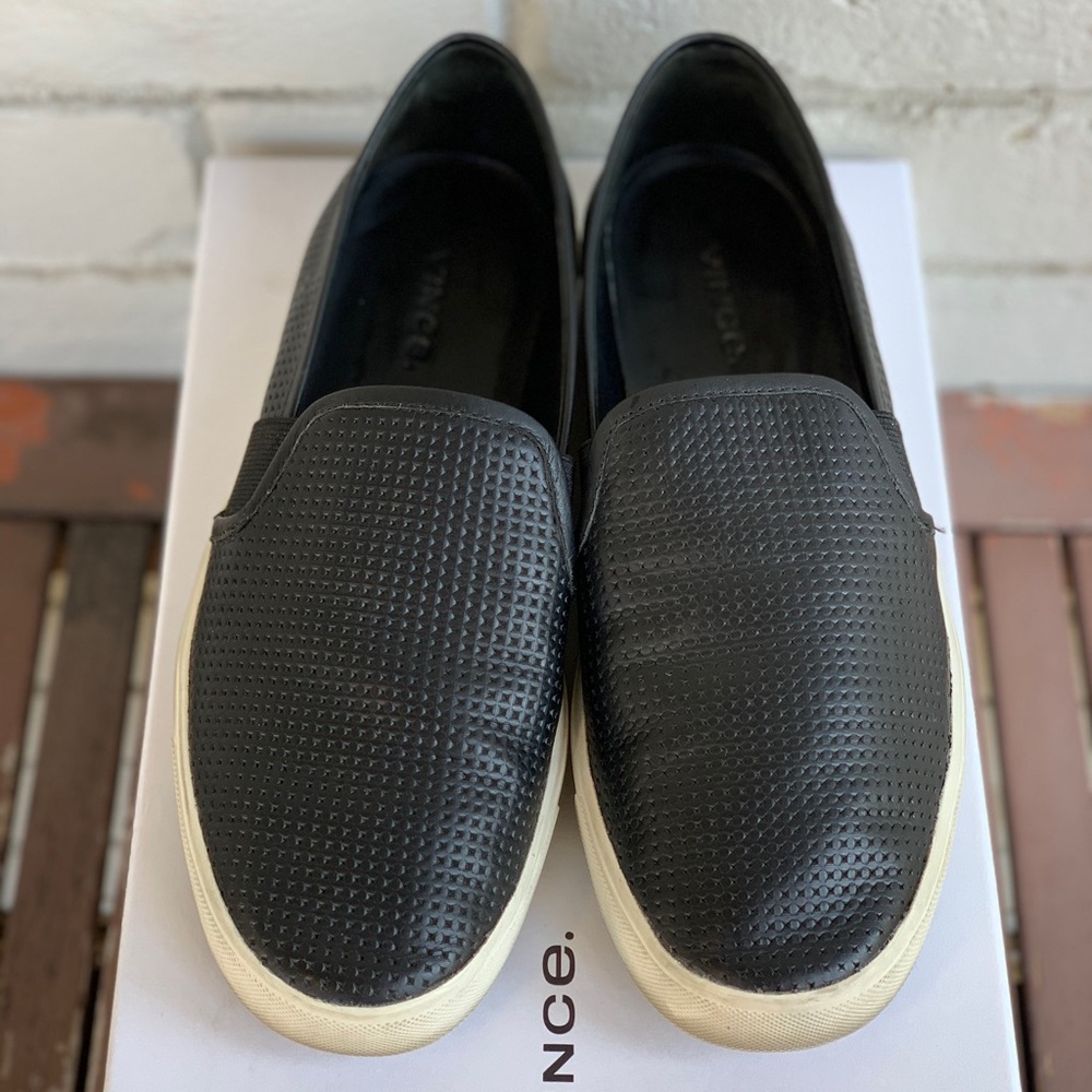 👱🏼‍♀️Vince Blair 5 Slip-on Sneakers. Size 7.
